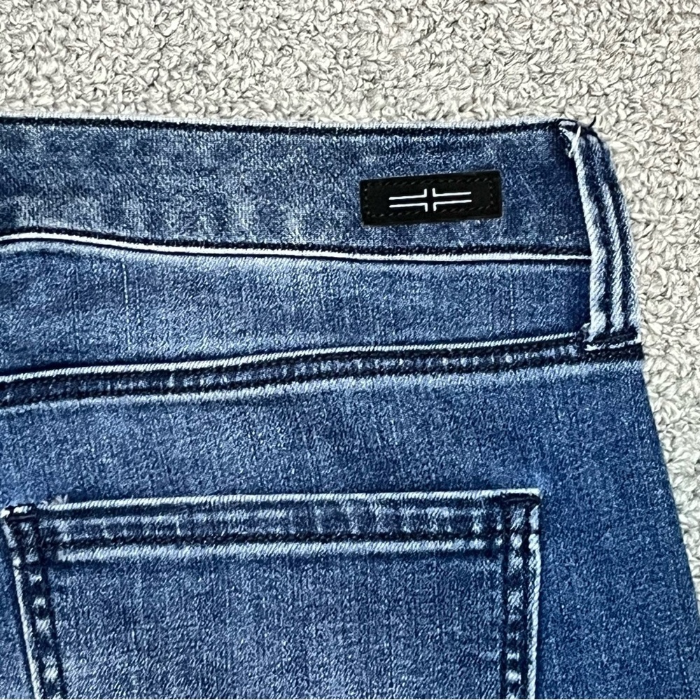 Liverpool The Crop Denim Jeans Womens Size 8 Blue Embroidered Raw Hems - Picture 13 of 15